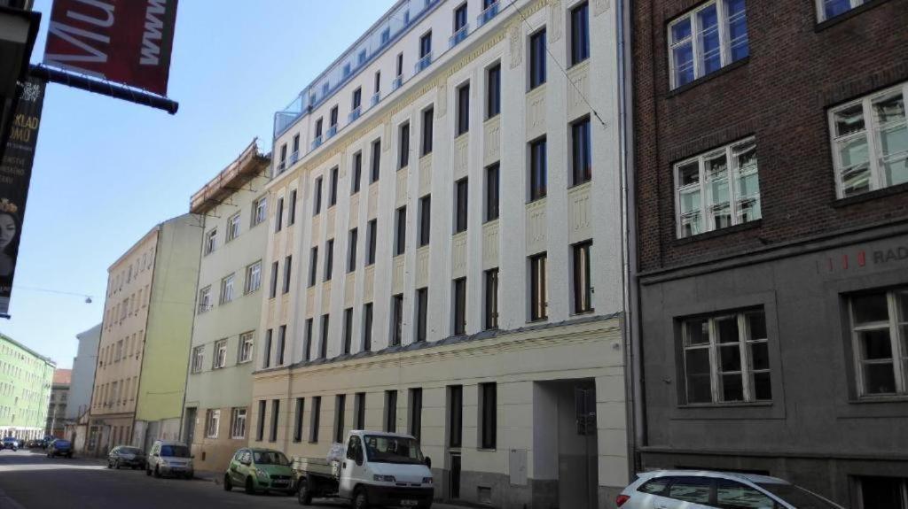 Apartmans In The Center With Privat Parking Apartment Бърно Екстериор снимка